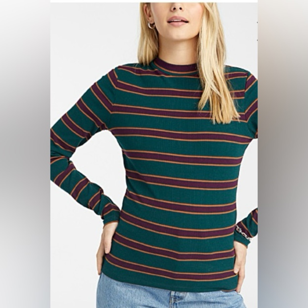Striped ribbed mockneck